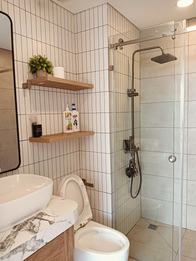 Bathroom 2, Saigon River Poem Apartment, District 7