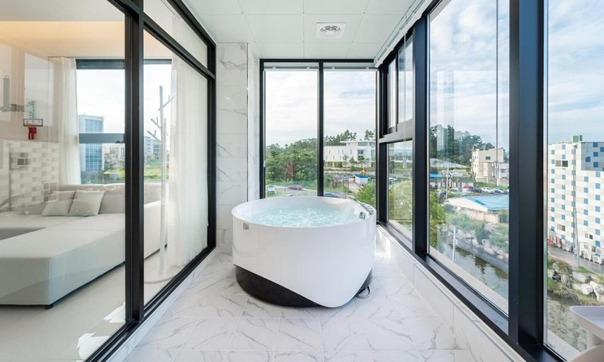 Others 3, Gangneung Skaria Poolvilla, Gangneung