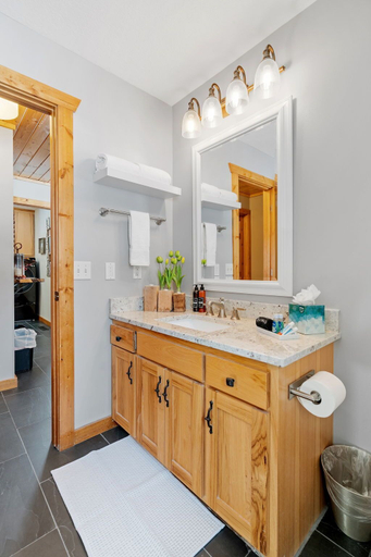 Bathroom 3, Maple Lake Chalet, Wright