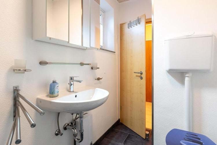 Bathroom 3, Ferienwohnung Ankerplatz in Busum, Dithmarschen