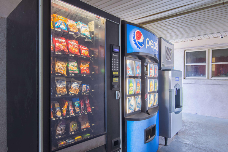 Food & Drinks 5, Motel 6 Glassboro, NJ - Rowan University, Gloucester