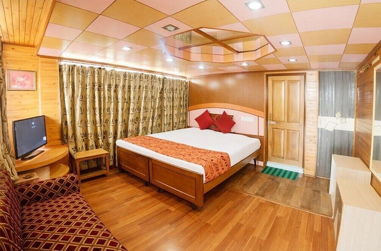 Room 2, Hotel 7 Stay In Luxury Guest House, Lucknow