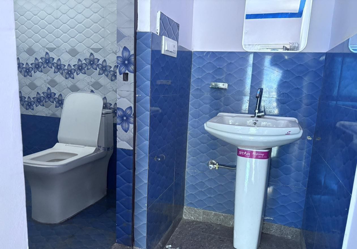 Bathroom 3, rk tourist loge, Rudraprayag