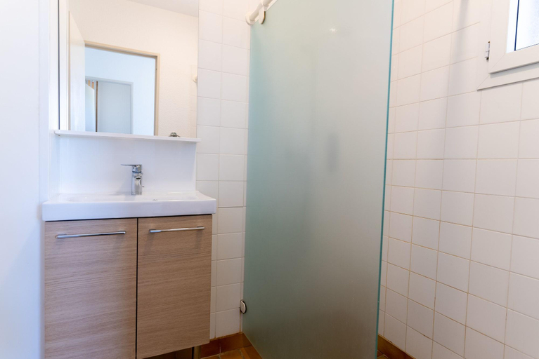 Bathroom 4, Residence Azureva Le Grau Du Roi, Gard