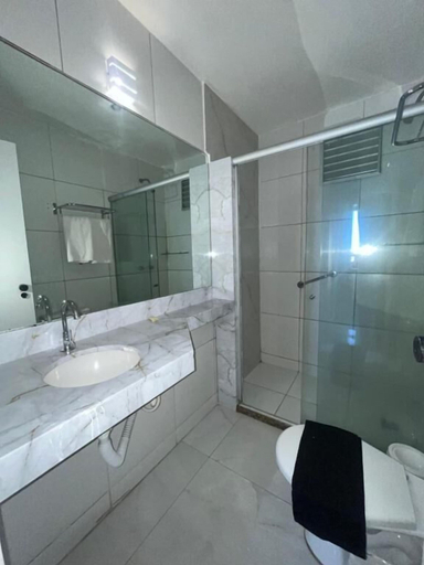Bathroom 4, Golden 952A, Fortaleza
