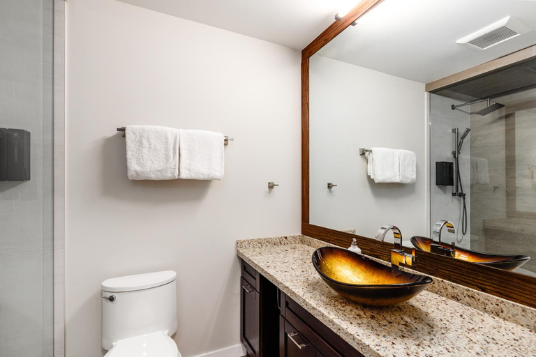 Bathroom 3, Glacier Lodge by Whistler Accommodation, Squamish-Lillooet