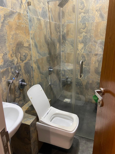 Bathroom 4, Green Paradise, Navsari