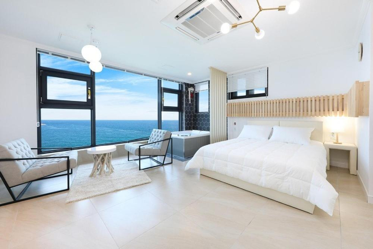 Bedroom 2, Samcheok Raon Spa Pension, Samcheok