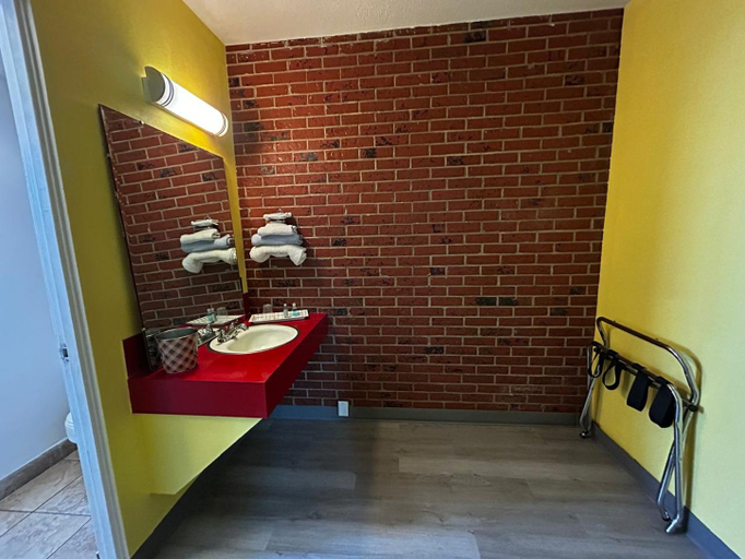 Bathroom 4, Travelers Inn by OYO Longview Kelso, Cowlitz