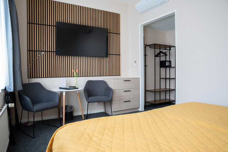 Bedroom 3, Hotel Oepkes, Terschelling