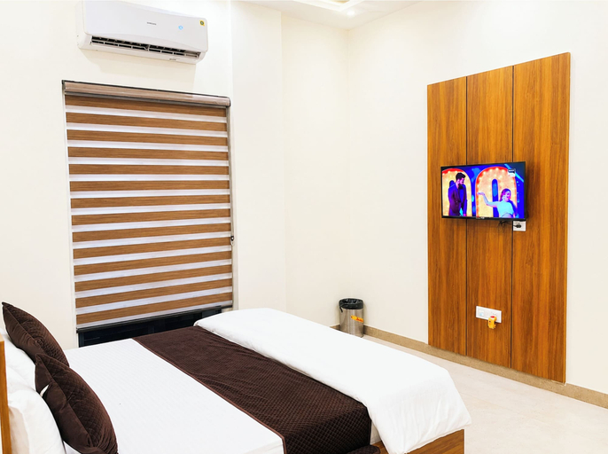 Room 5, Best Premium Hotel Shree Nath Mathura, Mathura