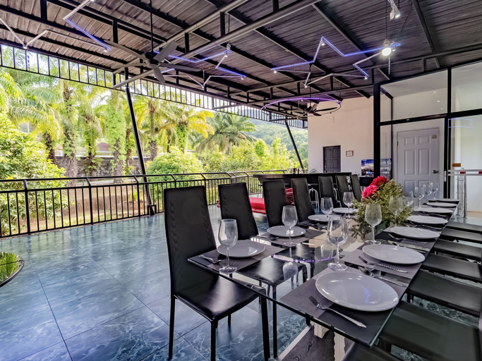 Food & Drinks 5, Villa Nap Dau 10 Bedrooms, Phuket Island