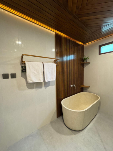 Bathroom 5, Casa Kandara, East Sumba