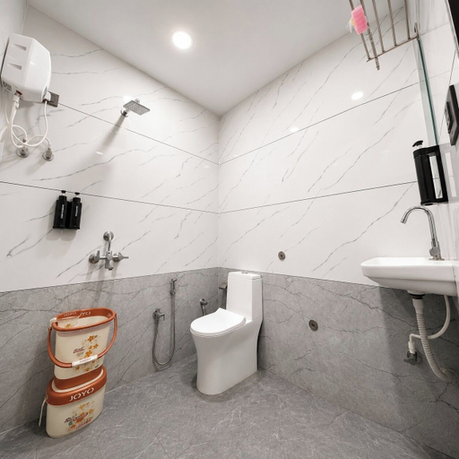 Bathroom 3, Hotel Bhujiyo Hills, Kachchh