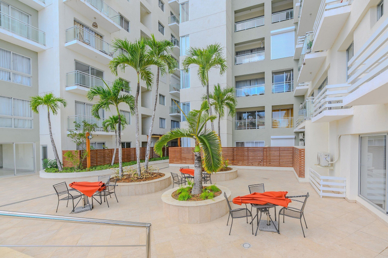 Outdoor dining, Playa y Sol cercano al Aeropuerto, Boca Chica