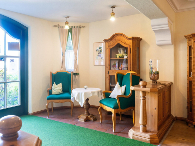 Reception 4, Gemutliches Studio in Bad Birnbach mit Balkon, Rottal-Inn