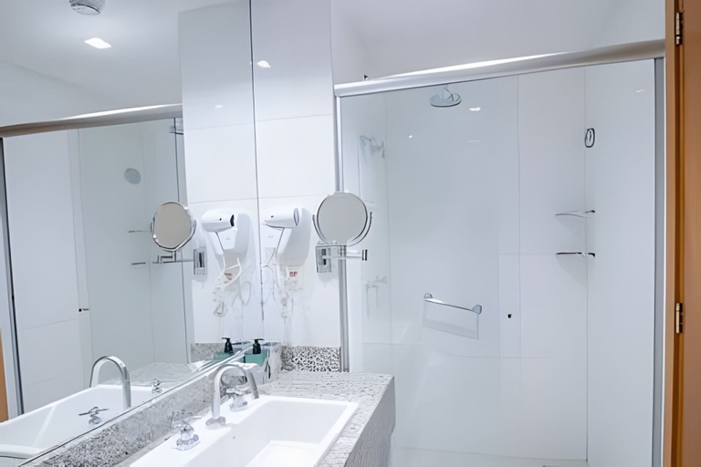 Bathroom 4, OZPED Flats Particulares Brisas do Lago, Brasília