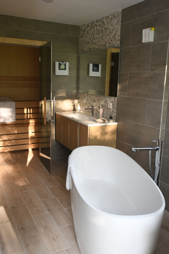 Bathroom 5, Dreiburgensee, Freyung-Grafenau