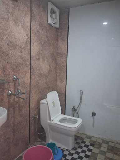Bathroom 4, Aarohi Tourist Lodge And Restaurant, Rudraprayag