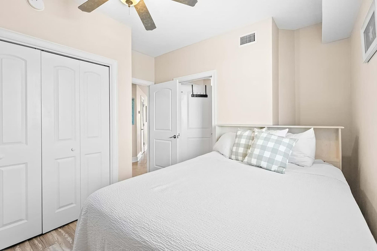 Room 4, Azure #323, Okaloosa