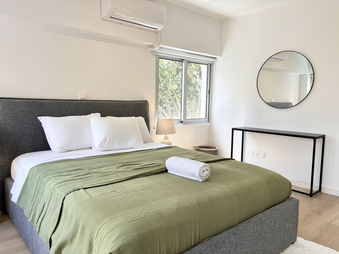 Room 2, NIC- STAY Metropolitan Luxe Apartment