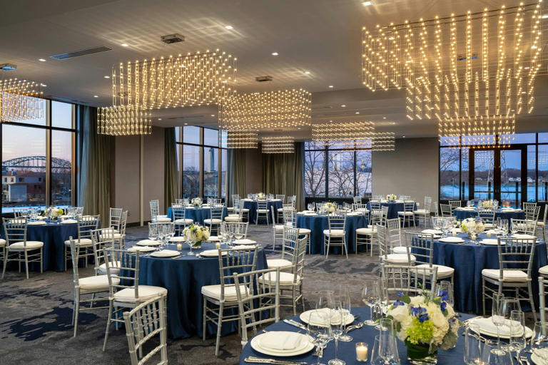 Food & Drinks 4, Ac Hotel By Marriott Portsmouth Downtown/Waterfront, Rockingham