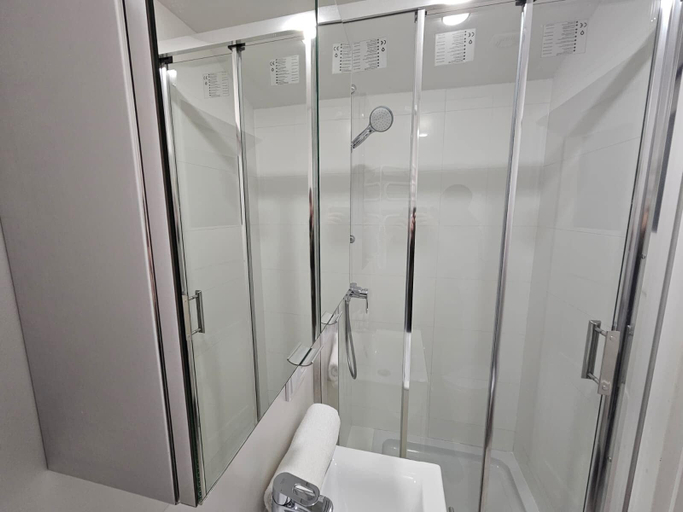 Bathroom 2, Chopina 23 - Skośny by Grand Apartments, Sopot
