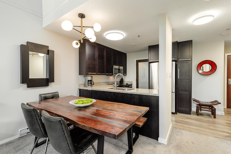 Others 5, Glacier Lodge by Whistler Accommodation, Squamish-Lillooet