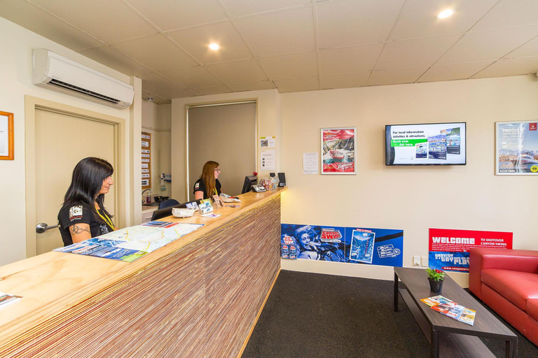 Public Area 4, Sir Cedrics Tahuna Pod Hostel, Queenstown-Lakes