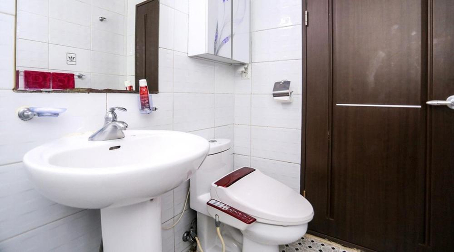 Bathroom, Uljin Blue Ara CD pension, Uljin