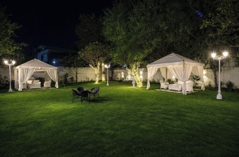 Property grounds 2, Hotel Casa Blanca 441, Delhi