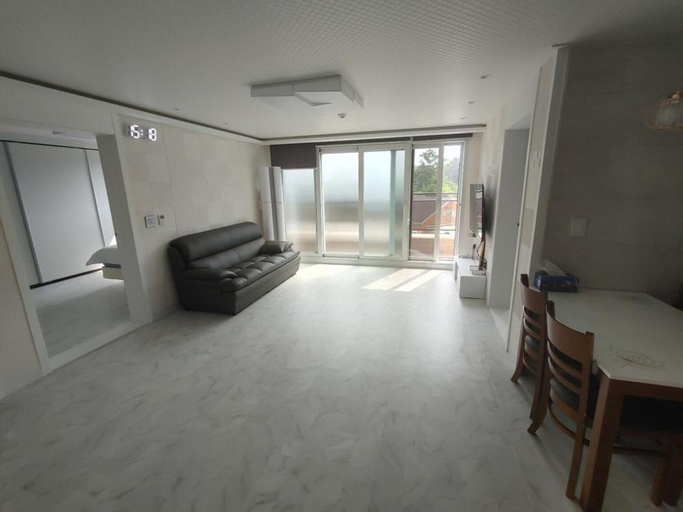 Bedroom 2, Gosung Shine House, Goseong