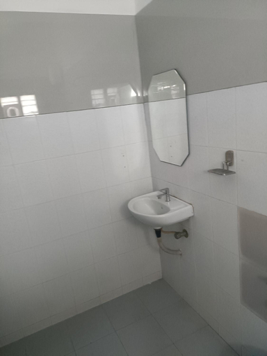 Bathroom 3, Crystal maze, Ernakulam