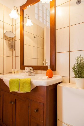 Room 4, Alkmene Apartment - Warm Getaway in Kefalonia, Ionian Islands