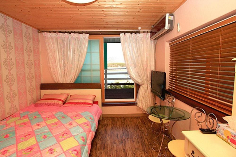 Bedroom 2, Blue Heights, Boryeong