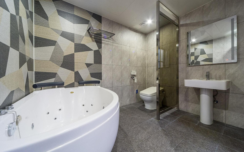 Bathroom 4, Wanju Grand Hotel, Jeonju