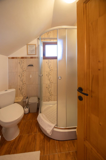 Bathroom, Casa TaMi, Garcina