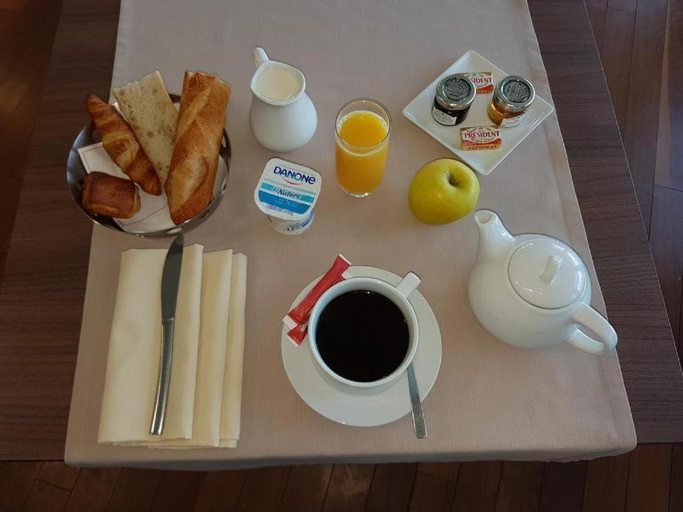Food & Drinks 4, DOMITYS - Le Ruban d'Azur, Hérault