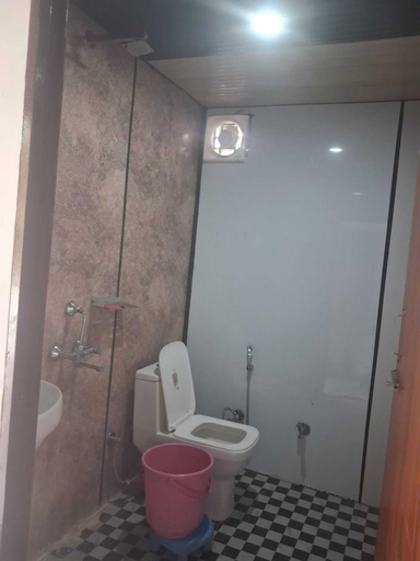 Bathroom 5, Aarohi Tourist Lodge And Restaurant, Rudraprayag