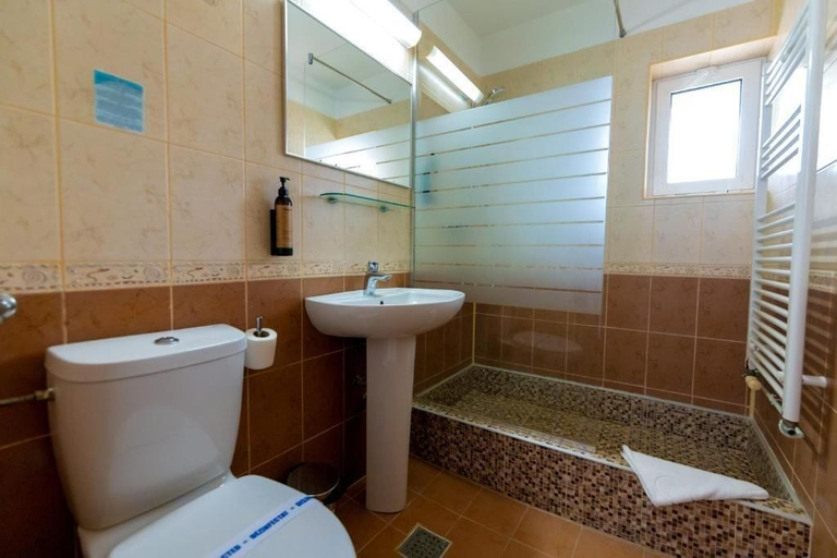 Bathroom 3, Hotel Corsa Managalia, Mangalia