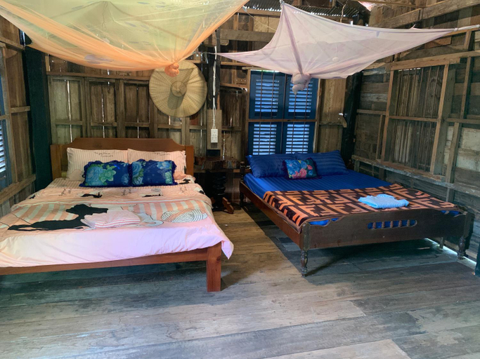Bedroom 2, Family Batcave Homestay, Banan
