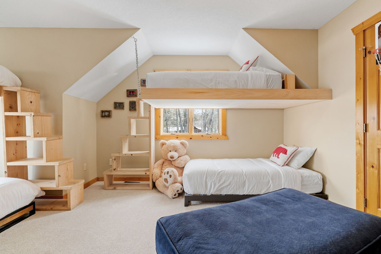 Bedroom 2, Maple Lake Chalet, Wright