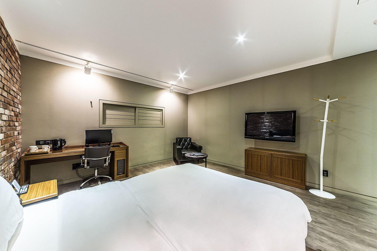 Bedroom 3, Gasan Marie Hotel, Geum-cheon