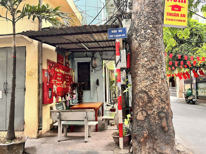 Outdoor dining, Era Ta Quang Buu Apartment, Hai Bà Trưng