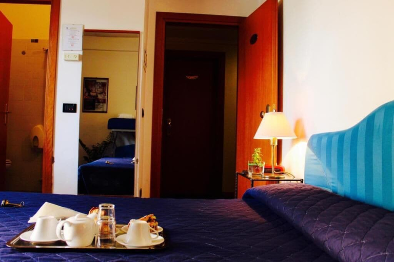 Bedroom 4, Arcangelo Roof Hotel, Rimini