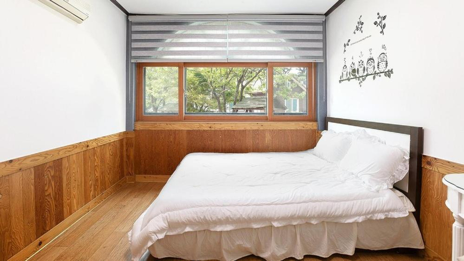Bedroom 2, Kkotjipureunsol Pension, Taean