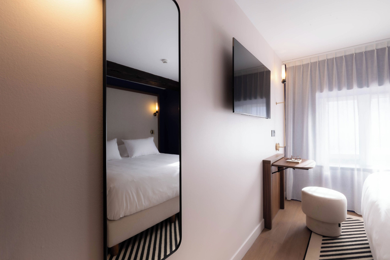 Room 4, Hôtel 2M, The Originals Relais, Loire