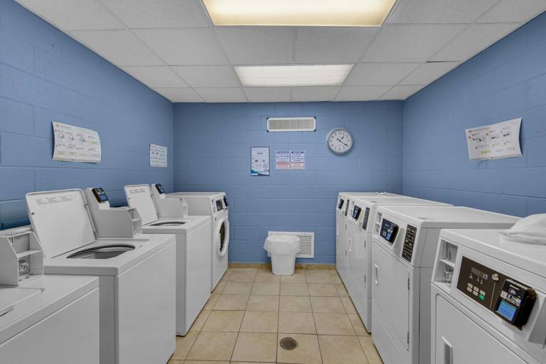 Interior 4, Sunbird 202e, Bay