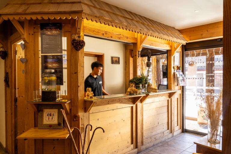 Public Area, Auberge du Manoir, Haute-Savoie