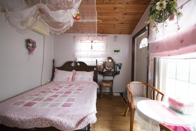 Bedroom 4, Anmyeondo Dream Pension, Taean
